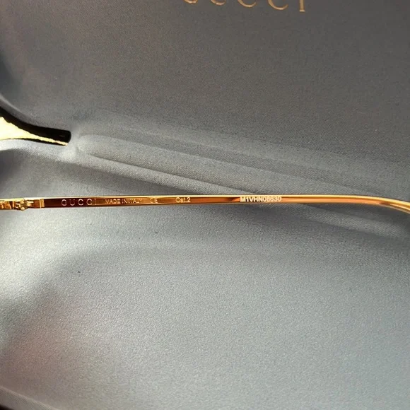 Gucci GG0538S gold cat eye women’s sunglasses, authentic NWT - Picture 12 of 15
